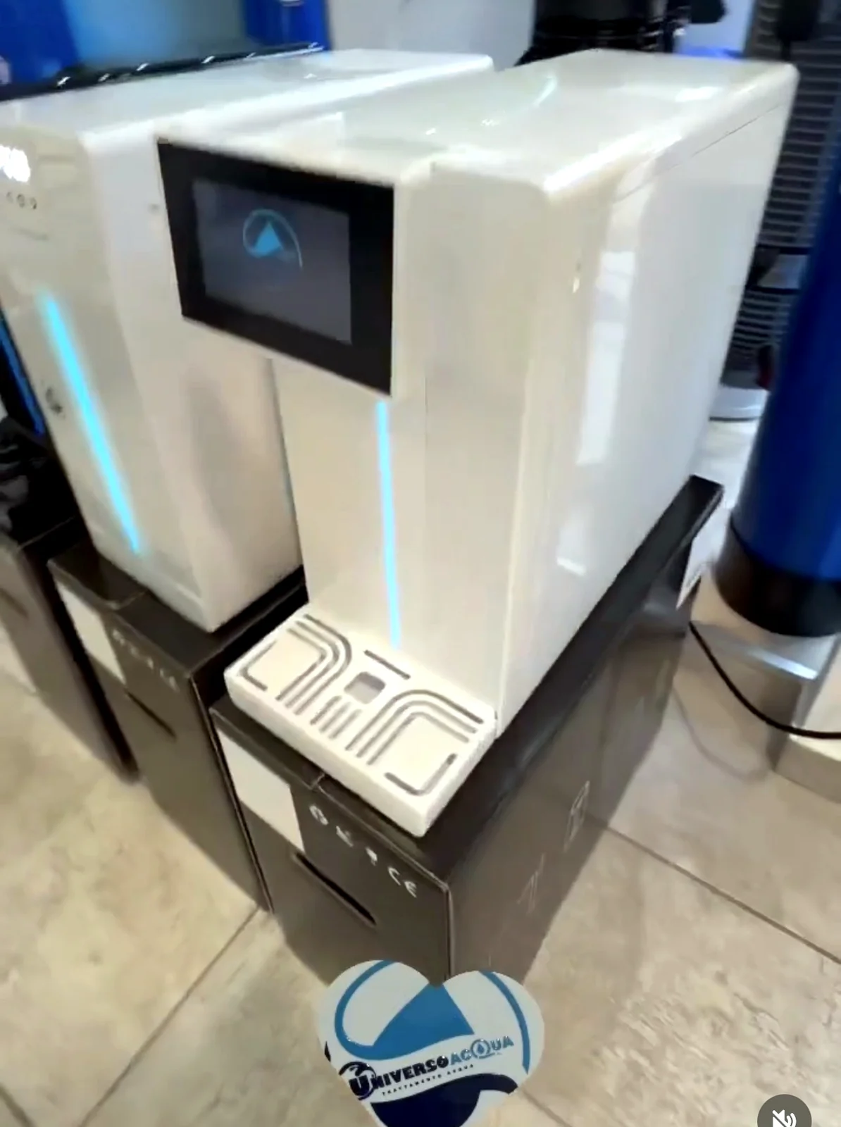 Dispenser per acqua trattata